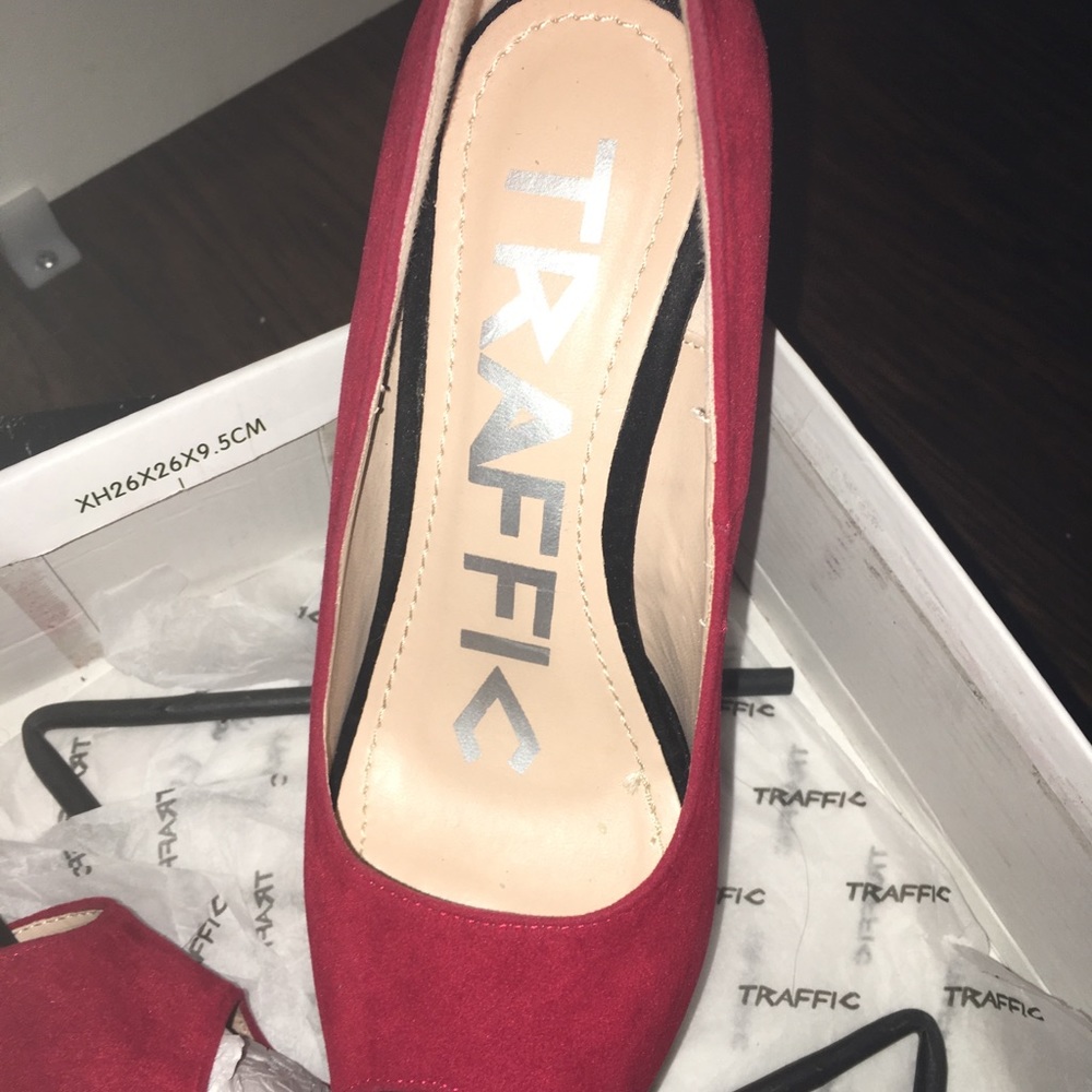 red heels - Picture 3 of 4